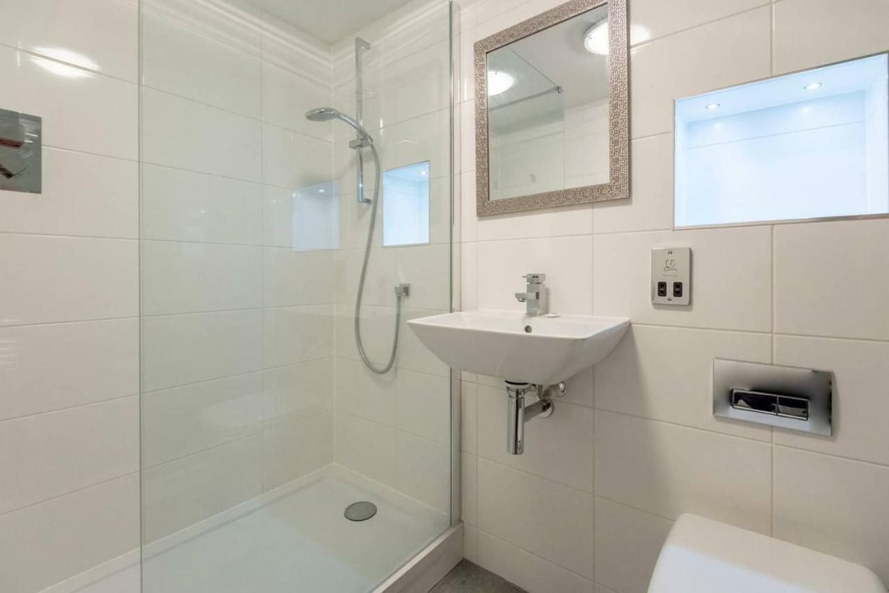 Appartamento Joivy Loft At The Brewery With Free Parking Edimburgo Esterno foto