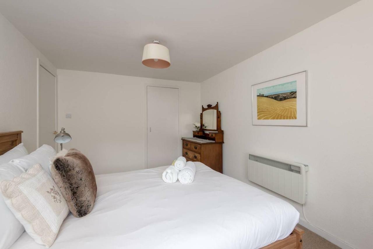 Appartamento Joivy Loft At The Brewery With Free Parking Edimburgo Esterno foto