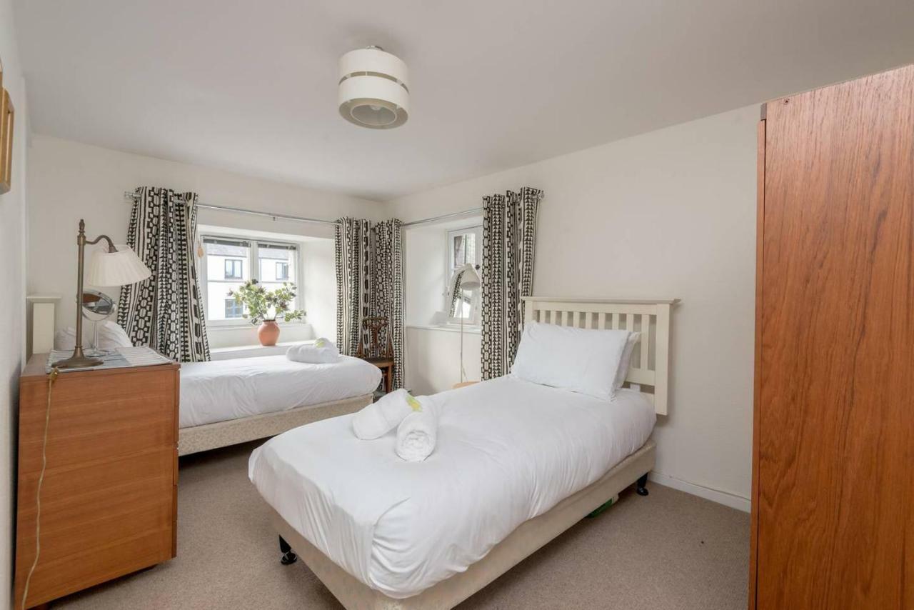 Appartamento Joivy Loft At The Brewery With Free Parking Edimburgo Esterno foto